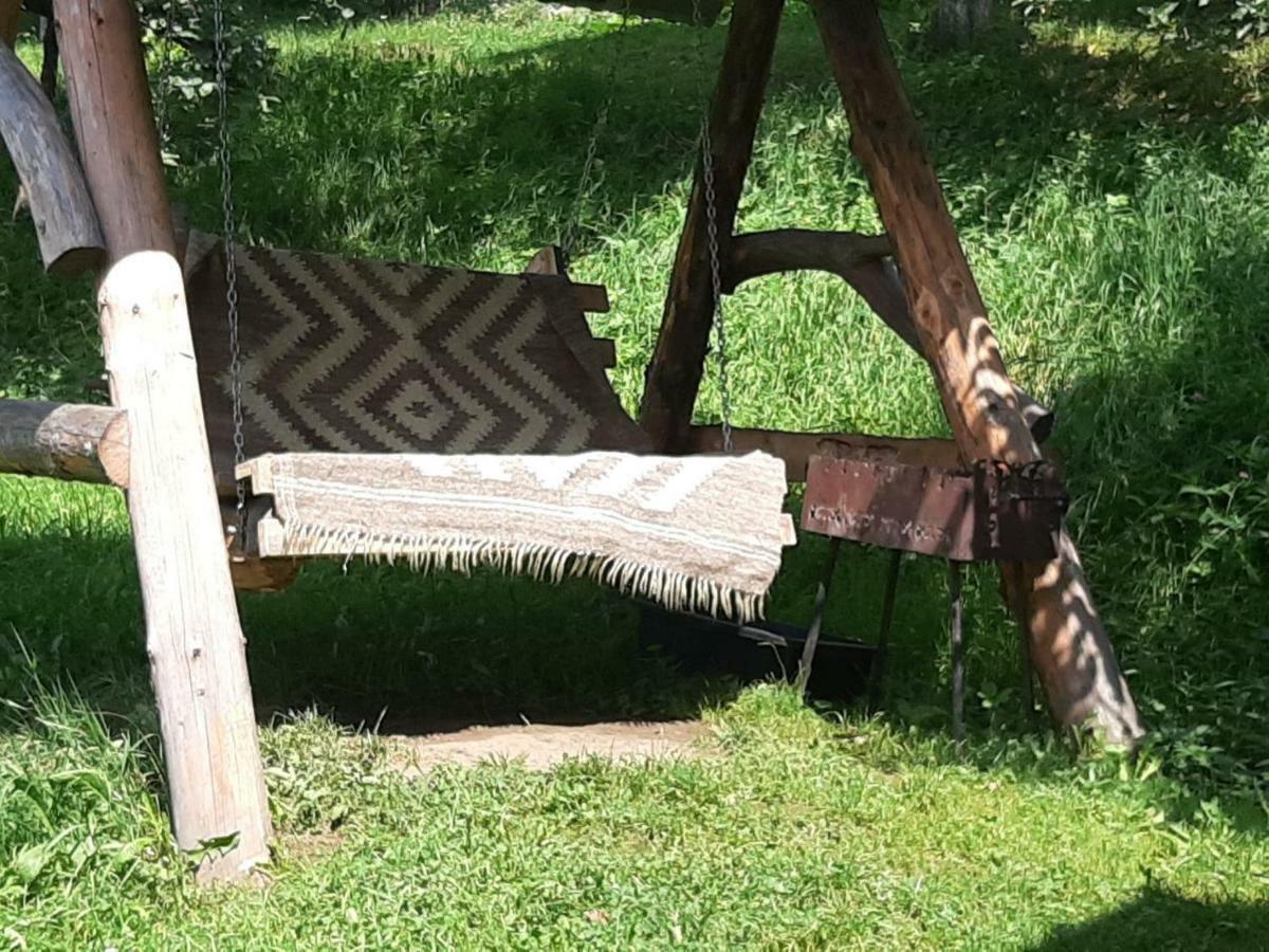 Котедж "Барвінок" Verkhovyna Exterior foto